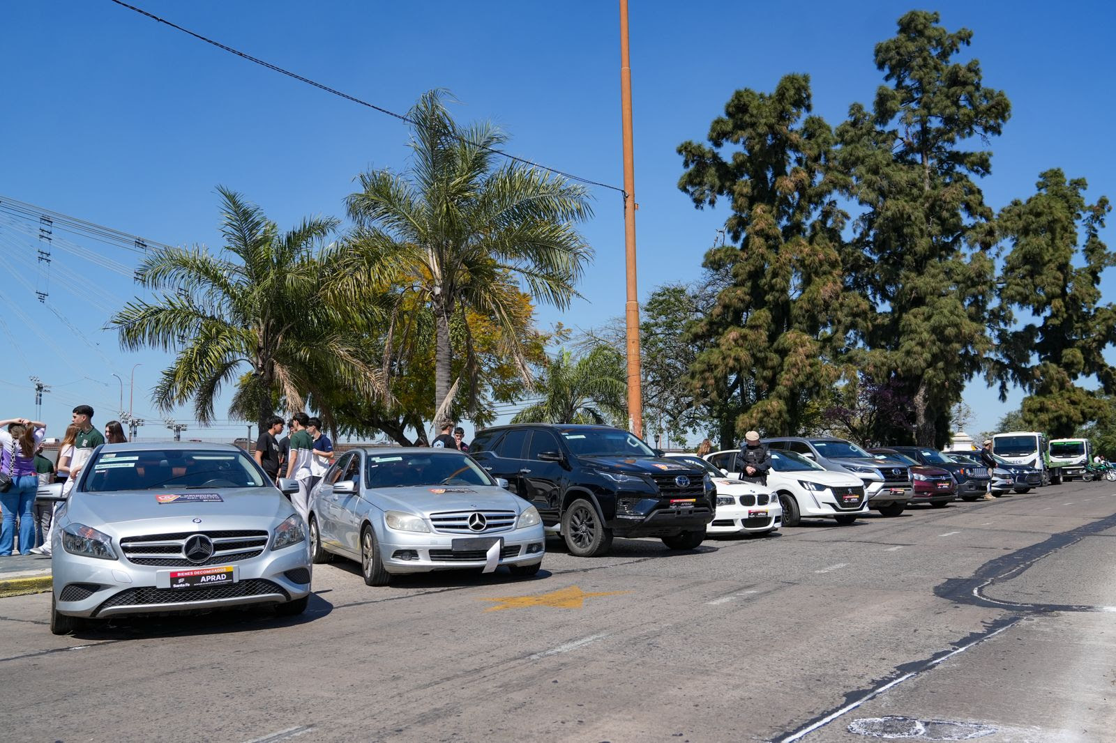 	   Exhibieron en la Costanera santafesina vehículos incautados al delito que serán subastados este jueves en la Estación Belgrano
