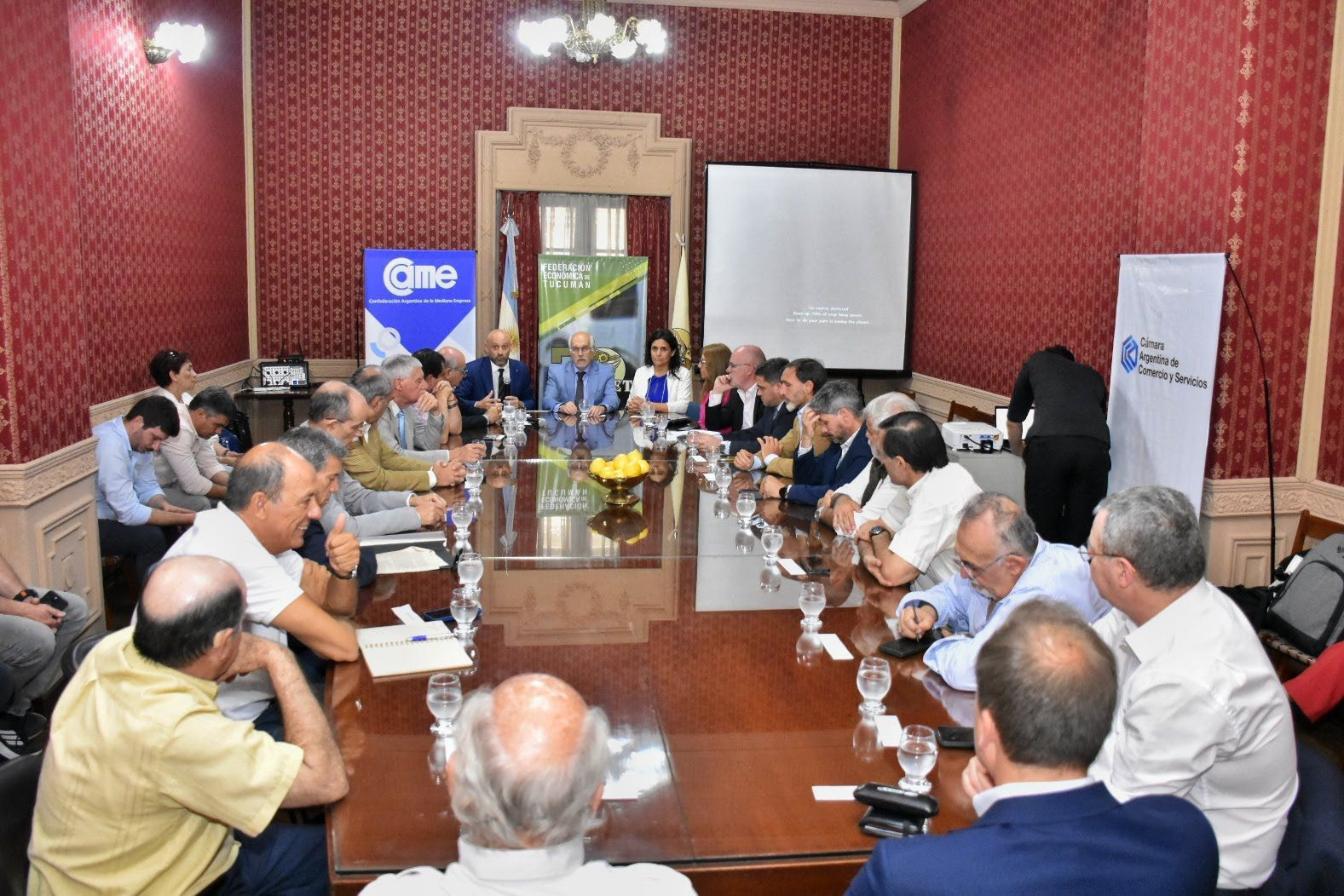 Integración productiva: Santa Fe ofrece su infraestructura logística a las economías regionales de Tucumán