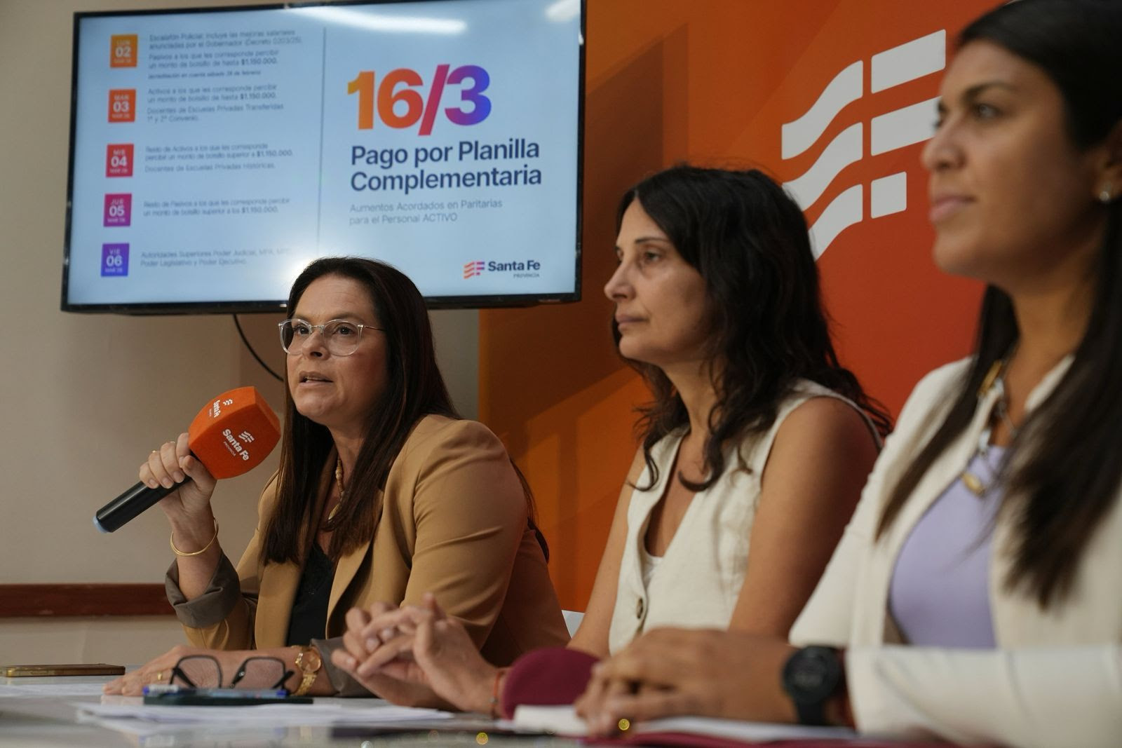 Provincia anunció el cronograma de pago de febrero a los agentes públicos y la liquidación de acuerdos salariales por planilla complementaria