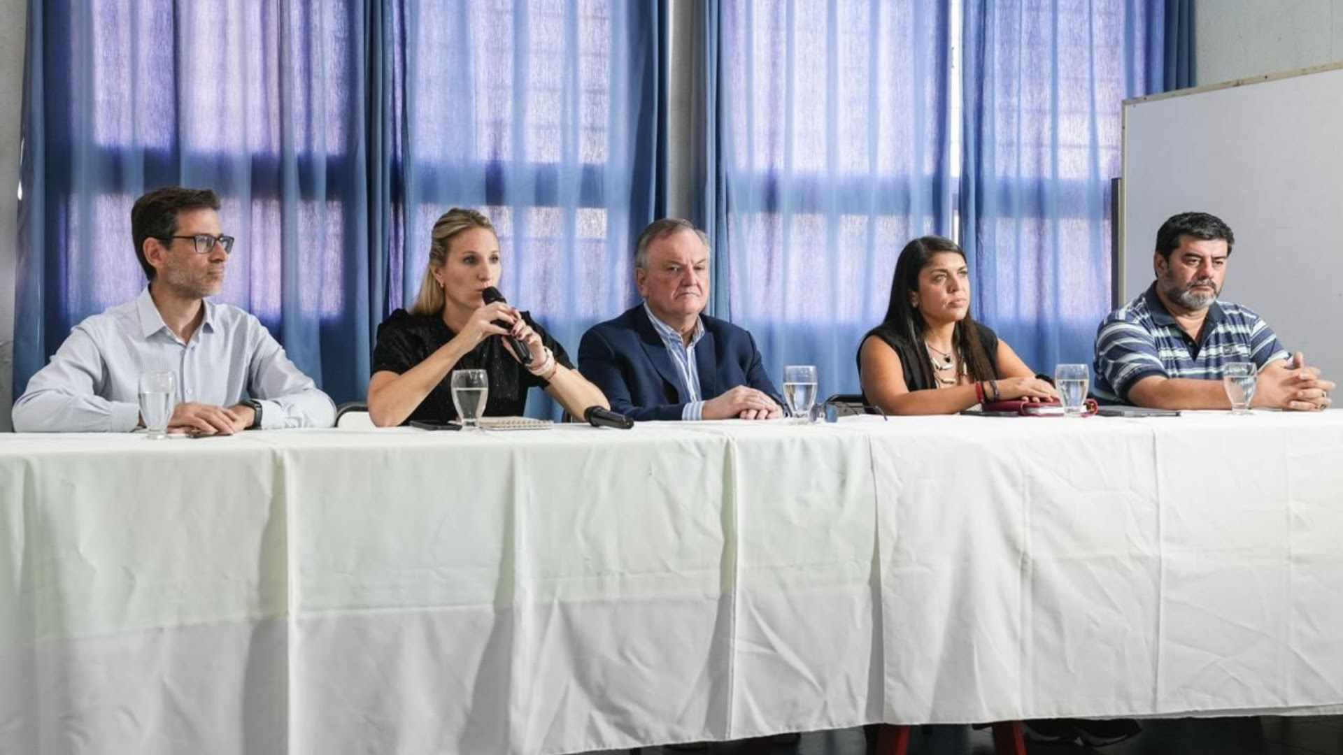 San Cristóbal: Provincia asiste a familias y refuerza la contención en las escuelas