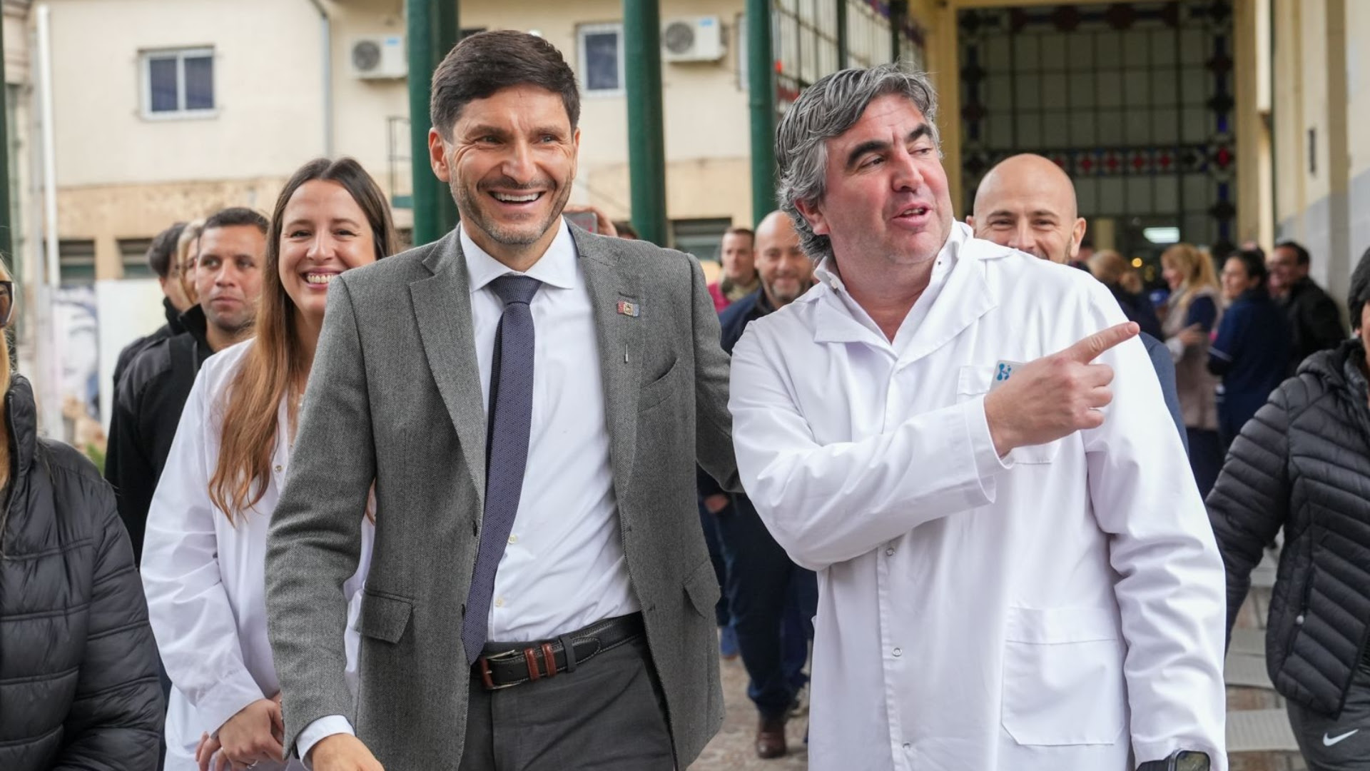    Pullaro: “En Santa Fe estamos orgullosos de nuestros equipos de salud”